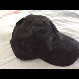Black camo baseball cap